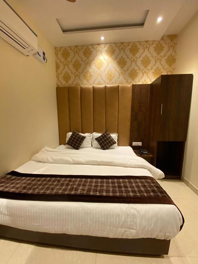 Hotel Blossom Inn Амритсар Екстериор снимка
