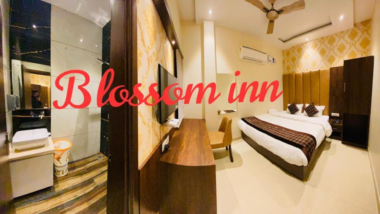 Hotel Blossom Inn Амритсар Екстериор снимка