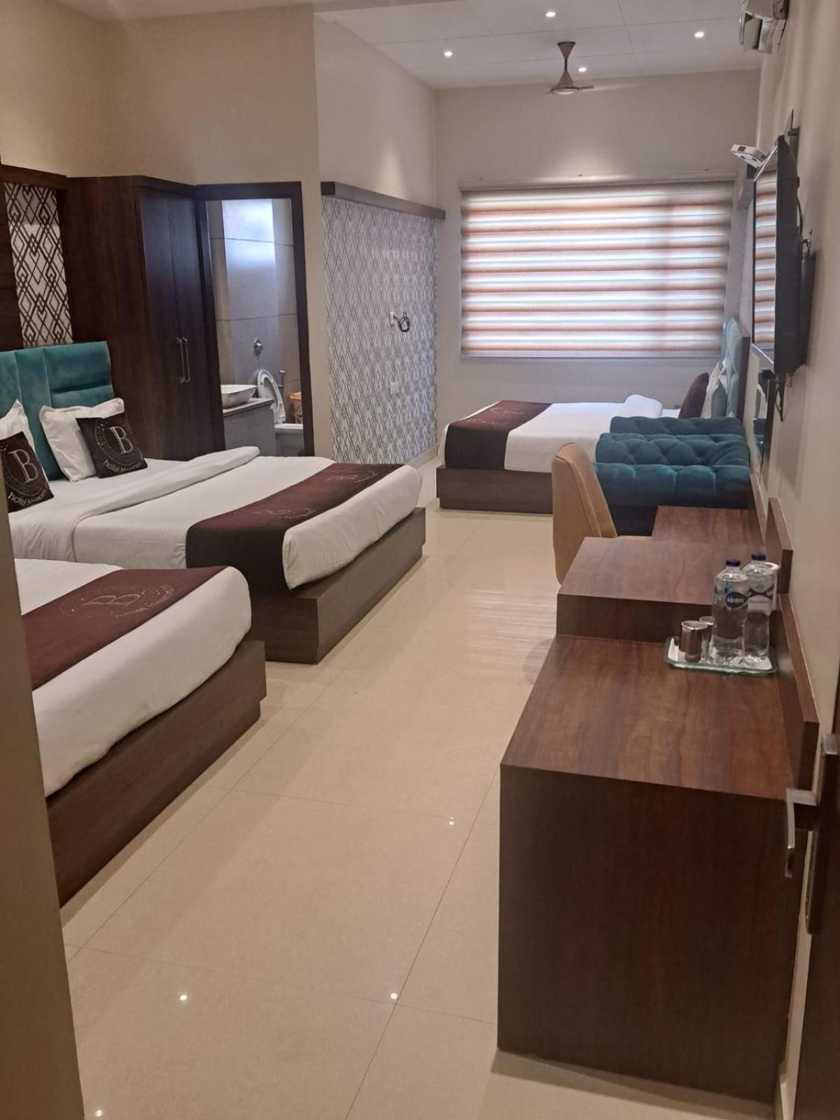 Hotel Blossom Inn Амритсар Екстериор снимка